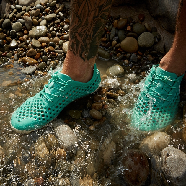 Vivobarefoot partners with The Oxygen Project