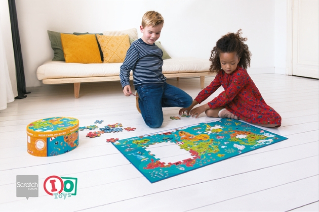 Children playing with Scratch Toys puzzle 