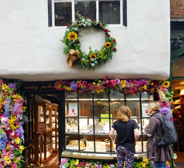 Bradley’s jewellers store front 