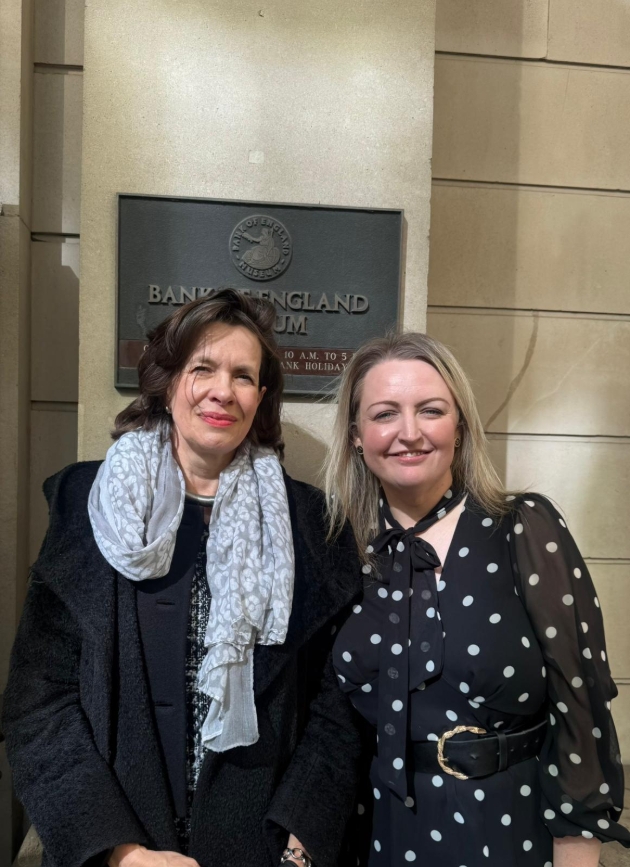 TWO LADIES STANDING AT THE BANK OF ENGLAND 