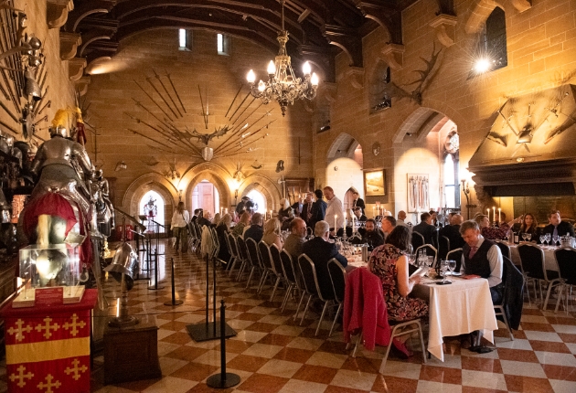 warwick castle banqueting hall